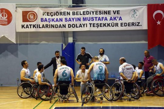 ALTINDAĞ KAPALI SPOR SALONU VE GÜÇLÜ ELLER ..