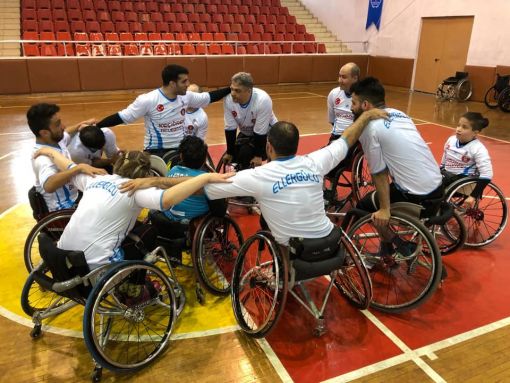 GÜÇLÜ ELLER NAMAĞLUP LİDER – görsel 6